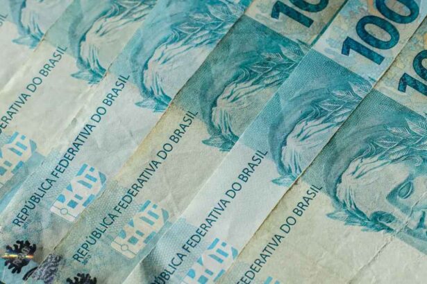 Governo federal projeta salário mínimo de r$ 1. 717 para 2027