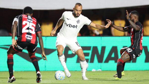 Vitória vence botafogo no barradão e encerra jejum no brasileirão