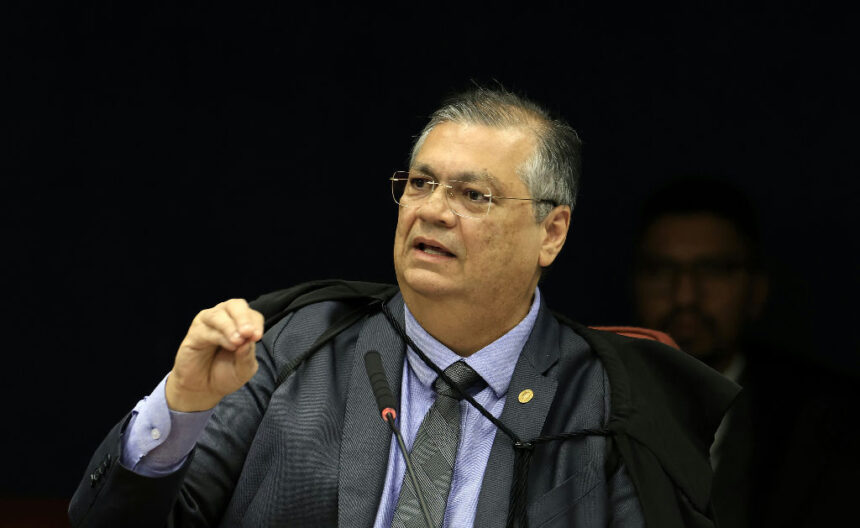 Flávio dino anula afastamento e reconduz andrei rodrigues ao comando da pf 1 Flávio dino anula afastamento e reconduz andrei rodrigues ao comando da pf